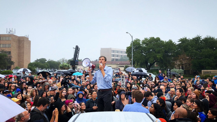 Tranh Cử Cùng Beto - Running with Beto